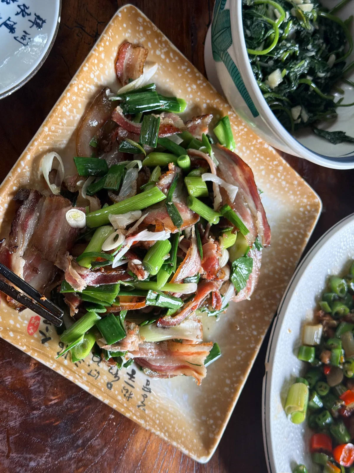 青城山蒜苗炒腊肉特写